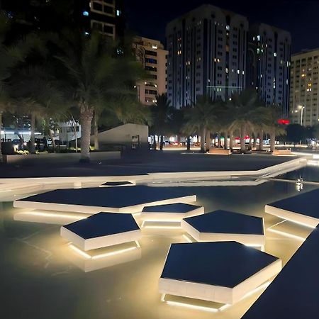 Corniche Street - Superb Lovely Room Abu Dhabi Bagian luar foto