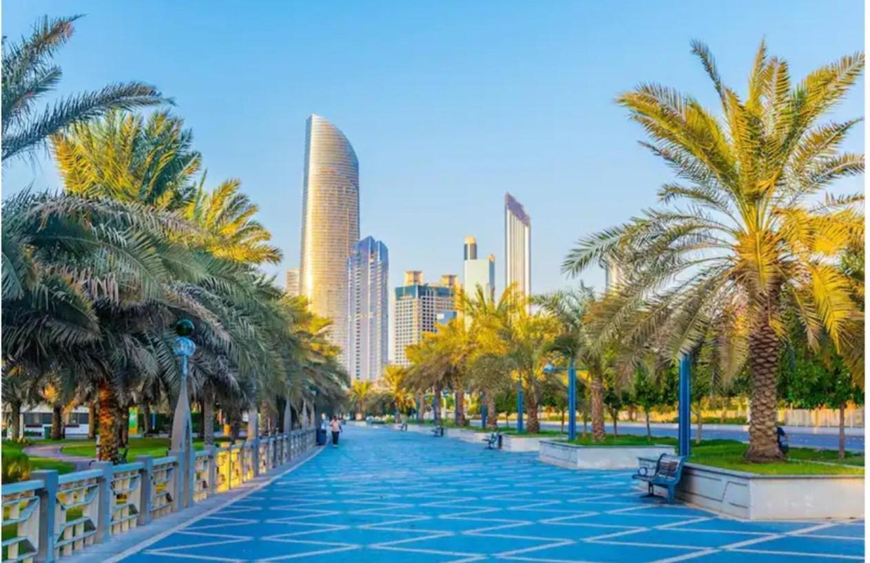 Corniche Street - Superb Lovely Room Abu Dhabi Bagian luar foto