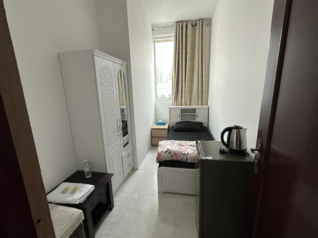 Corniche Street - Superb Lovely Room Abu Dhabi Bagian luar foto