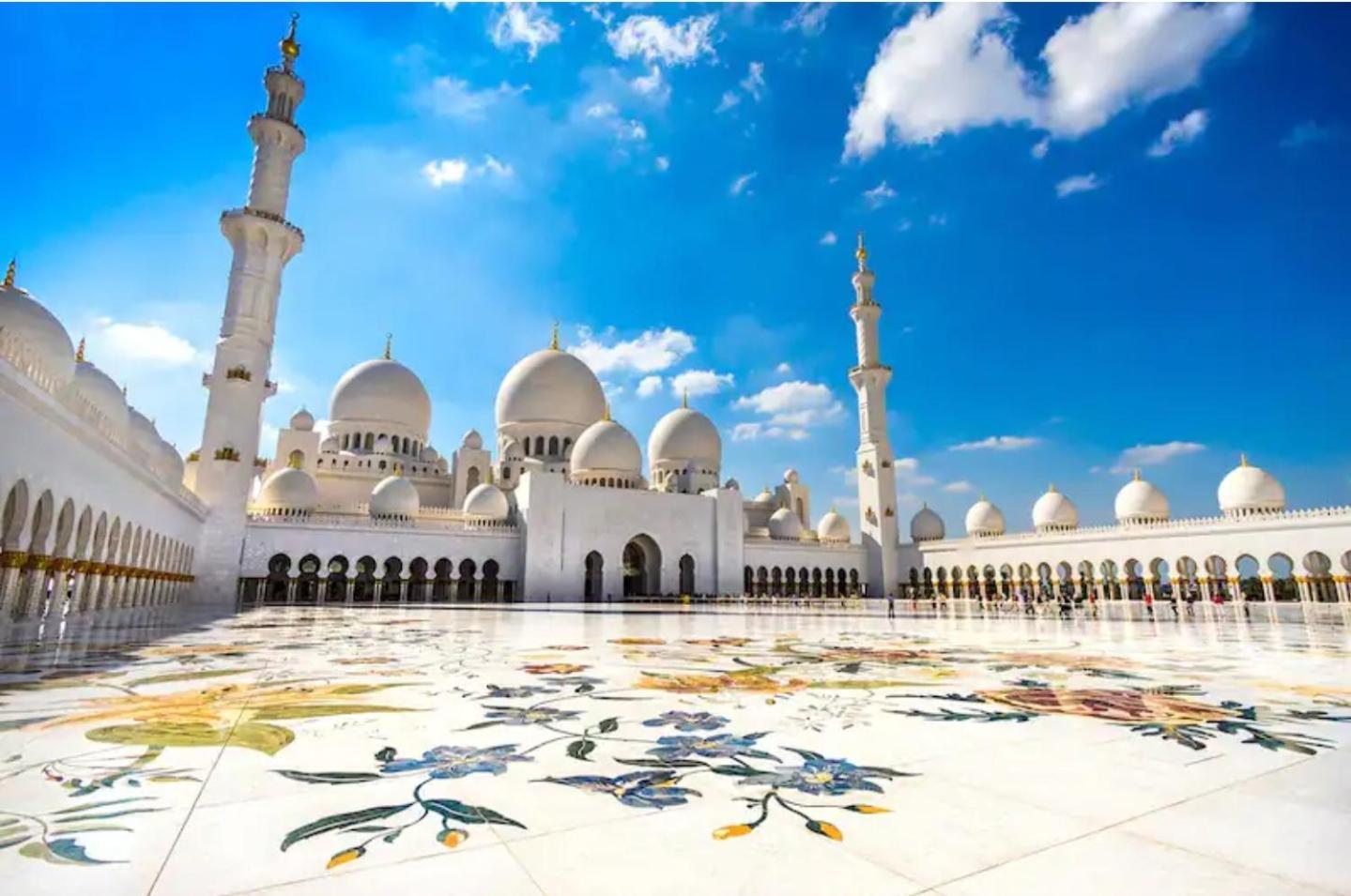 Corniche Street - Superb Lovely Room Abu Dhabi Bagian luar foto
