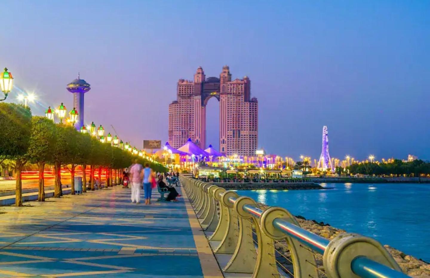 Corniche Street - Superb Lovely Room Abu Dhabi Bagian luar foto